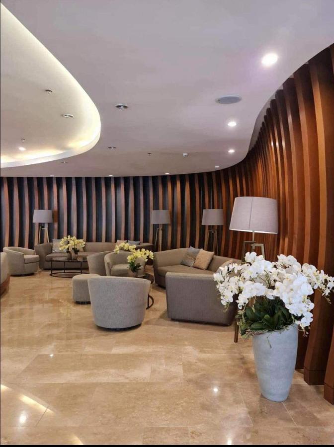 Deluxe Suites Razelles 2 At Shore 2 Residences Tower 1 Пасай Екстериор снимка