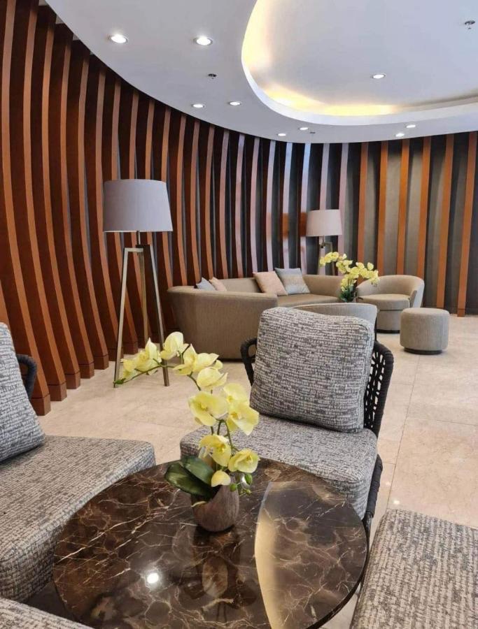 Deluxe Suites Razelles 2 At Shore 2 Residences Tower 1 Пасай Екстериор снимка