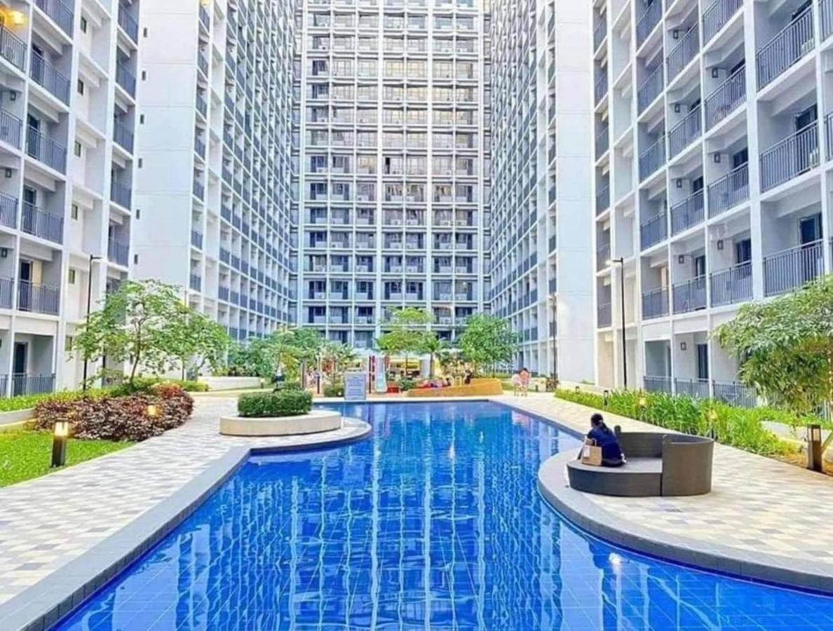 Deluxe Suites Razelles 2 At Shore 2 Residences Tower 1 Пасай Екстериор снимка