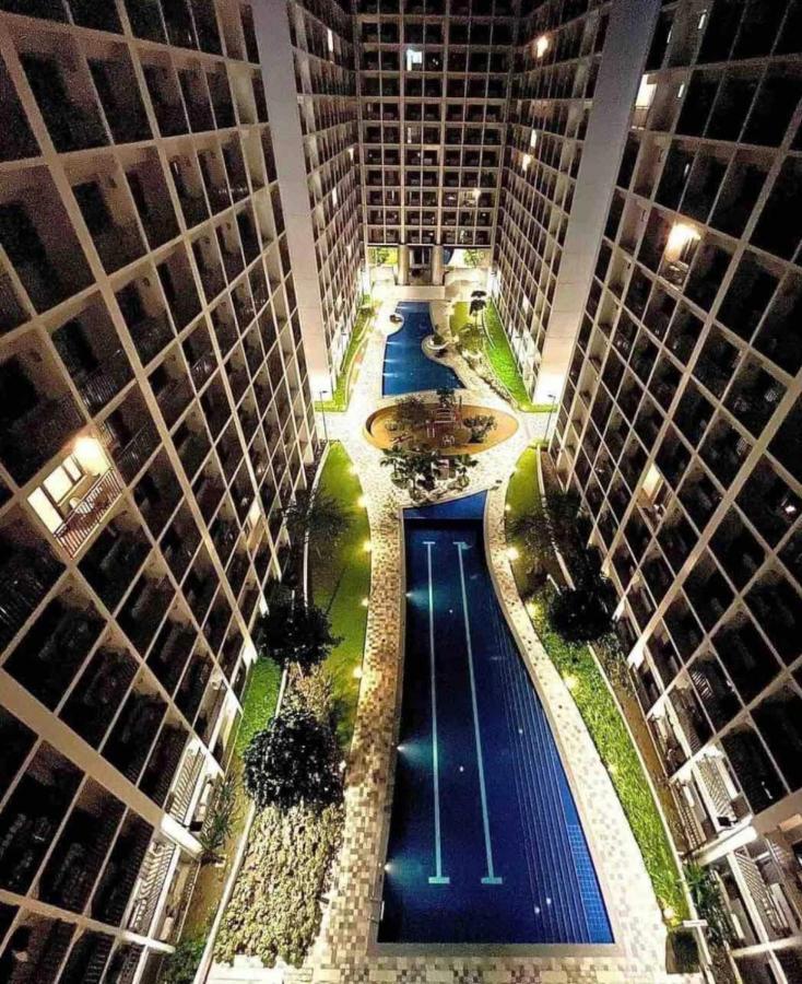 Deluxe Suites Razelles 2 At Shore 2 Residences Tower 1 Пасай Екстериор снимка