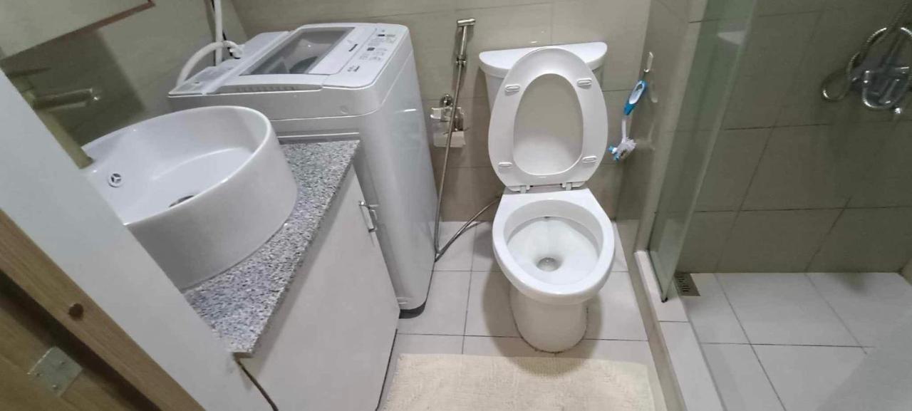 Deluxe Suites Razelles 2 At Shore 2 Residences Tower 1 Пасай Екстериор снимка