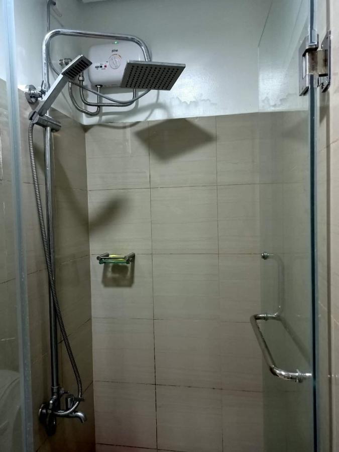 Deluxe Suites Razelles 2 At Shore 2 Residences Tower 1 Пасай Екстериор снимка