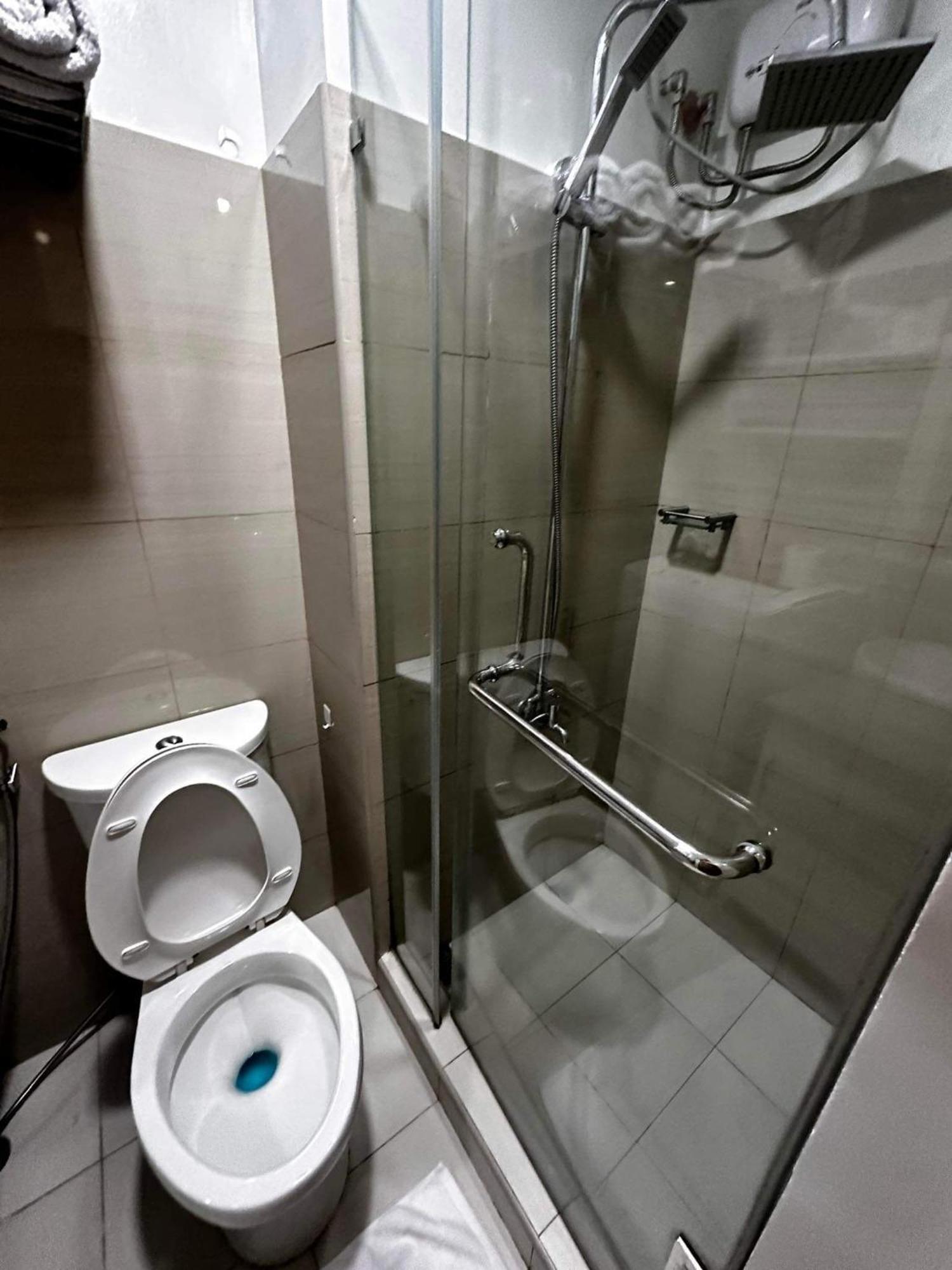 Deluxe Suites Razelles 2 At Shore 2 Residences Tower 1 Пасай Екстериор снимка