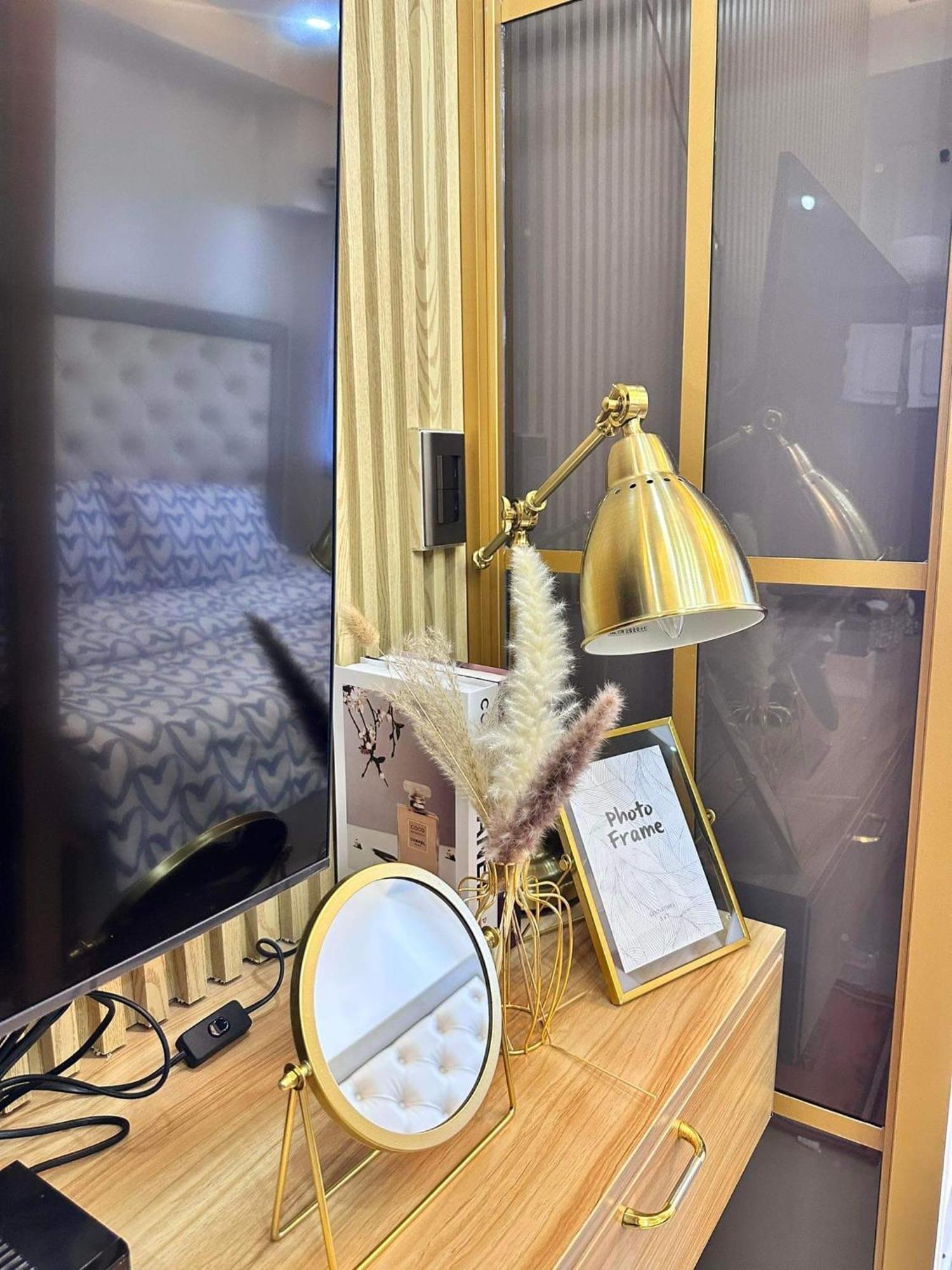 Deluxe Suites Razelles 2 At Shore 2 Residences Tower 1 Пасай Екстериор снимка